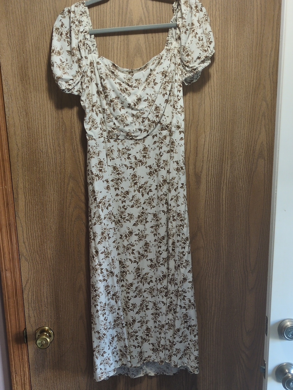 Francesca's Cream Floral Puff-Sleeve Midi Dress